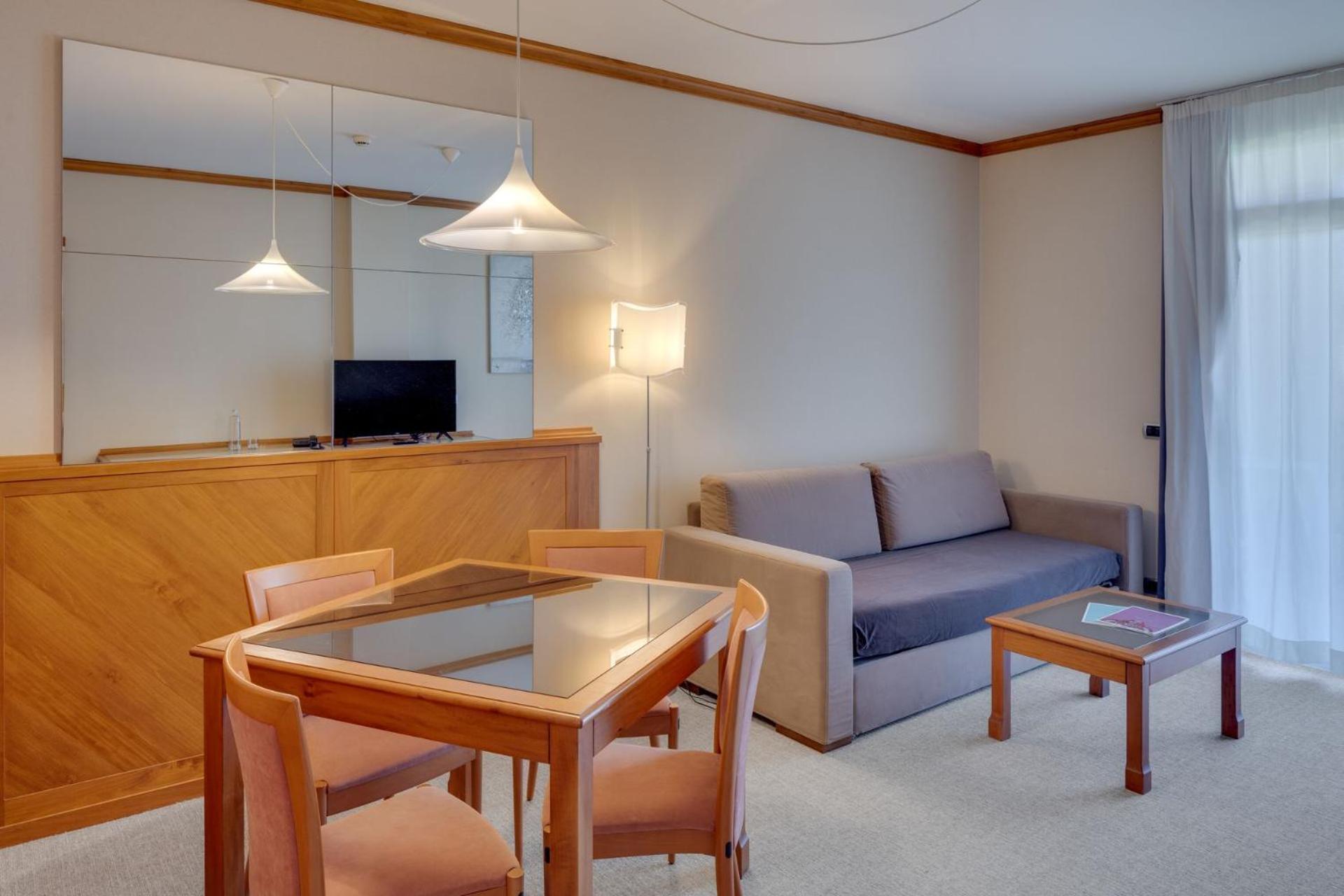 Suite Annex,1533026230:JPEG