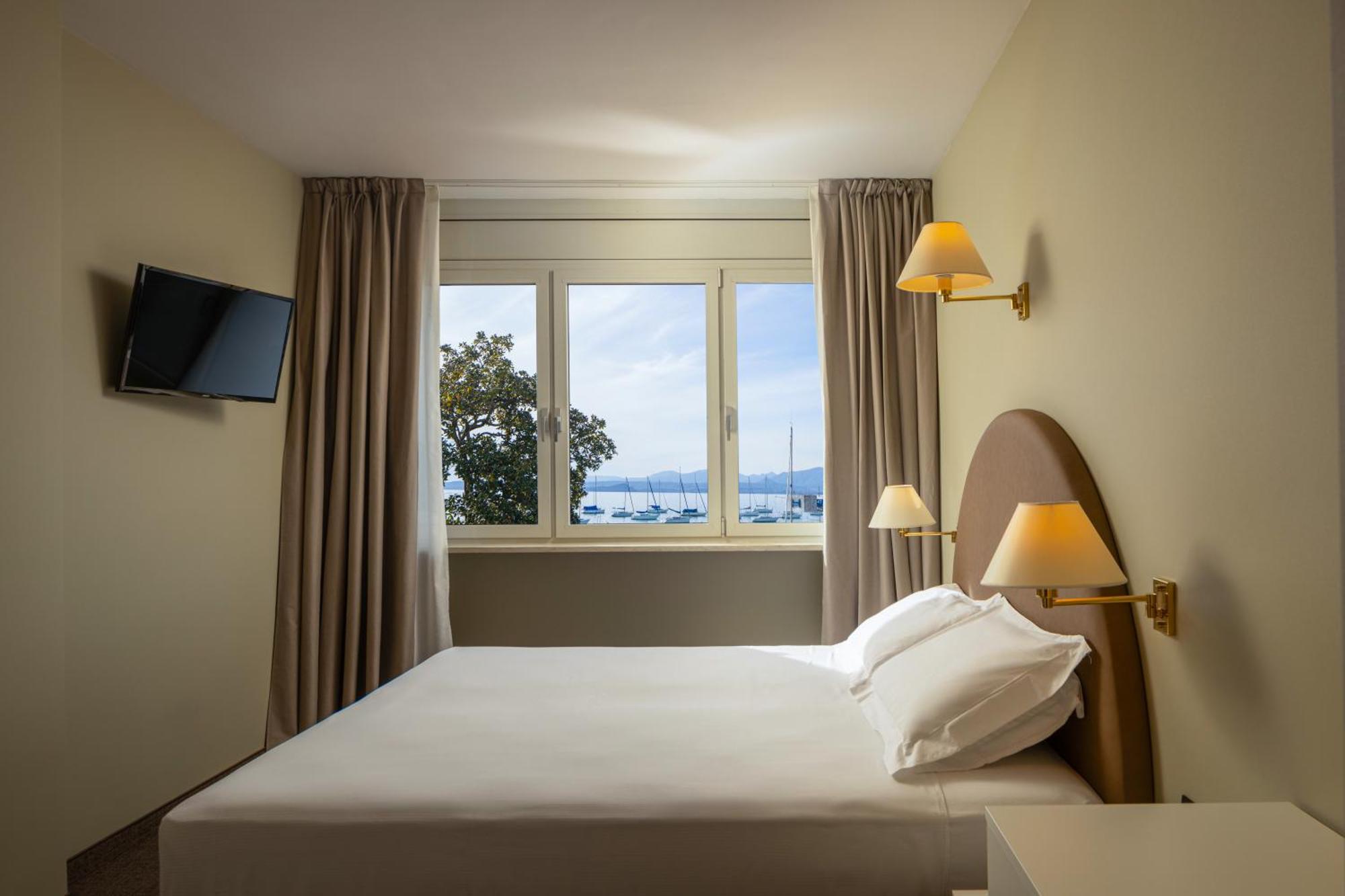 Comfort Twin or Double Room Lake View